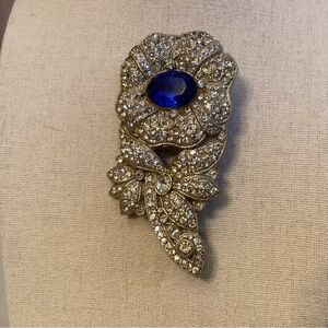 Vintage blue rhinestone floral brooch